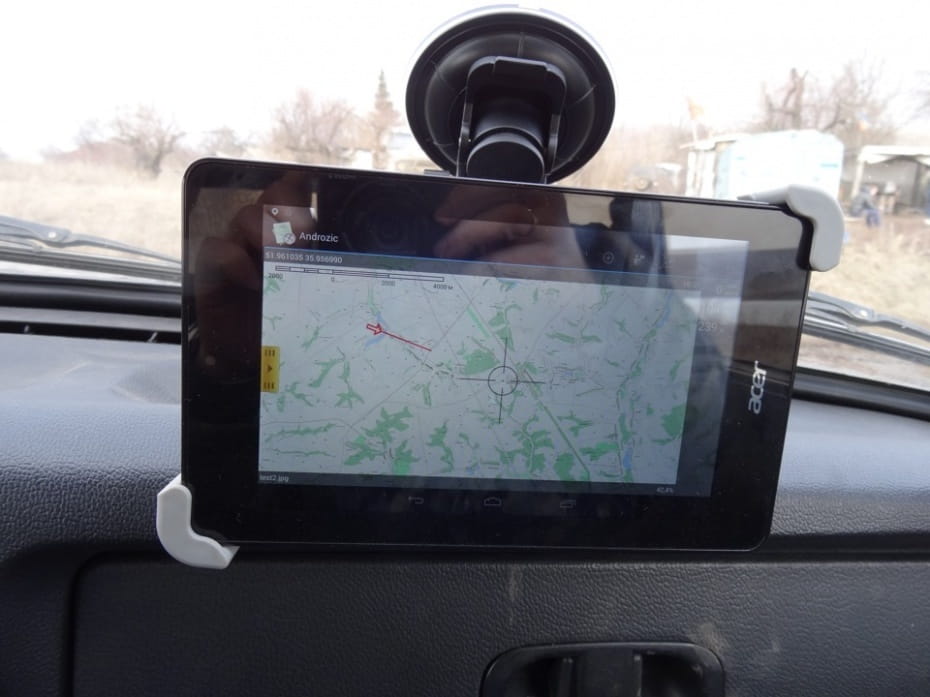 Car Holder GINZZU GH-682 for tablet on glass /