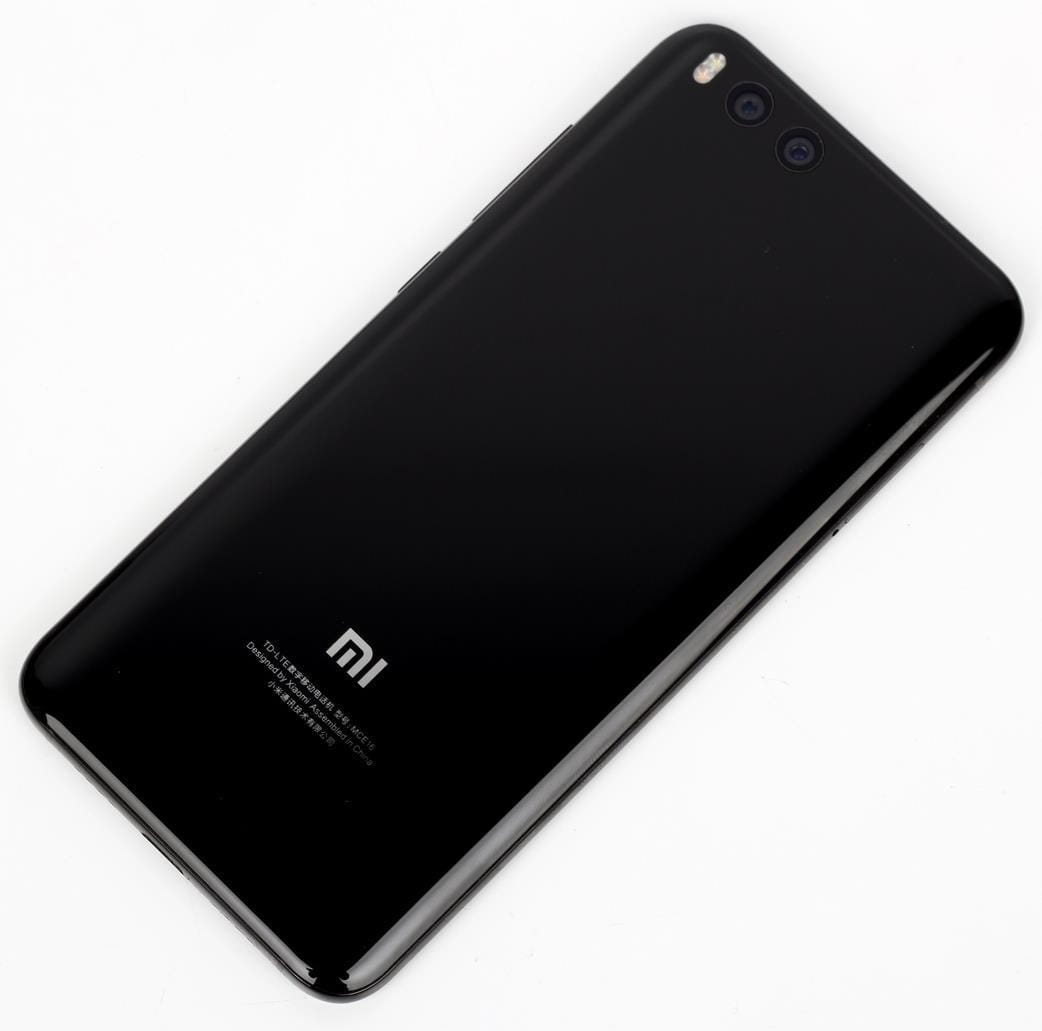 GSM Xiaomi Mi 6 / 5.15" 1920x1080 / Snapdragon 835 / 6Gb / 64GB / 12Mp/12Mp / 3350 мАh /