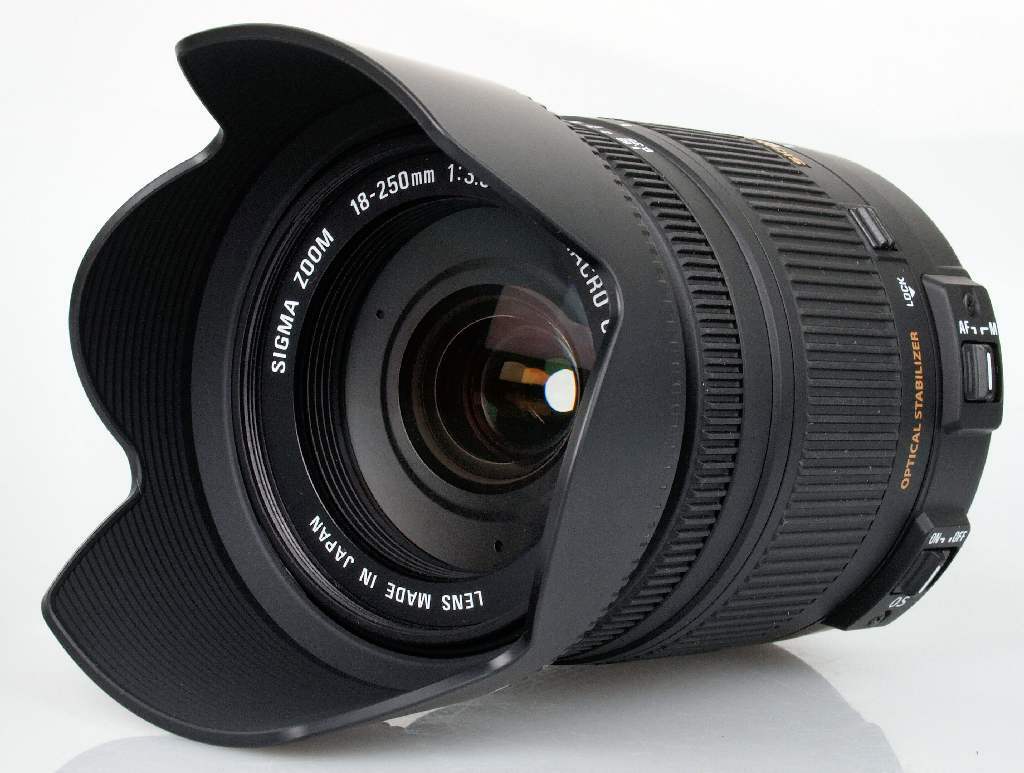 Lens Sigma AF 18-250mm f/3.5-6.3 DC OS HSM /