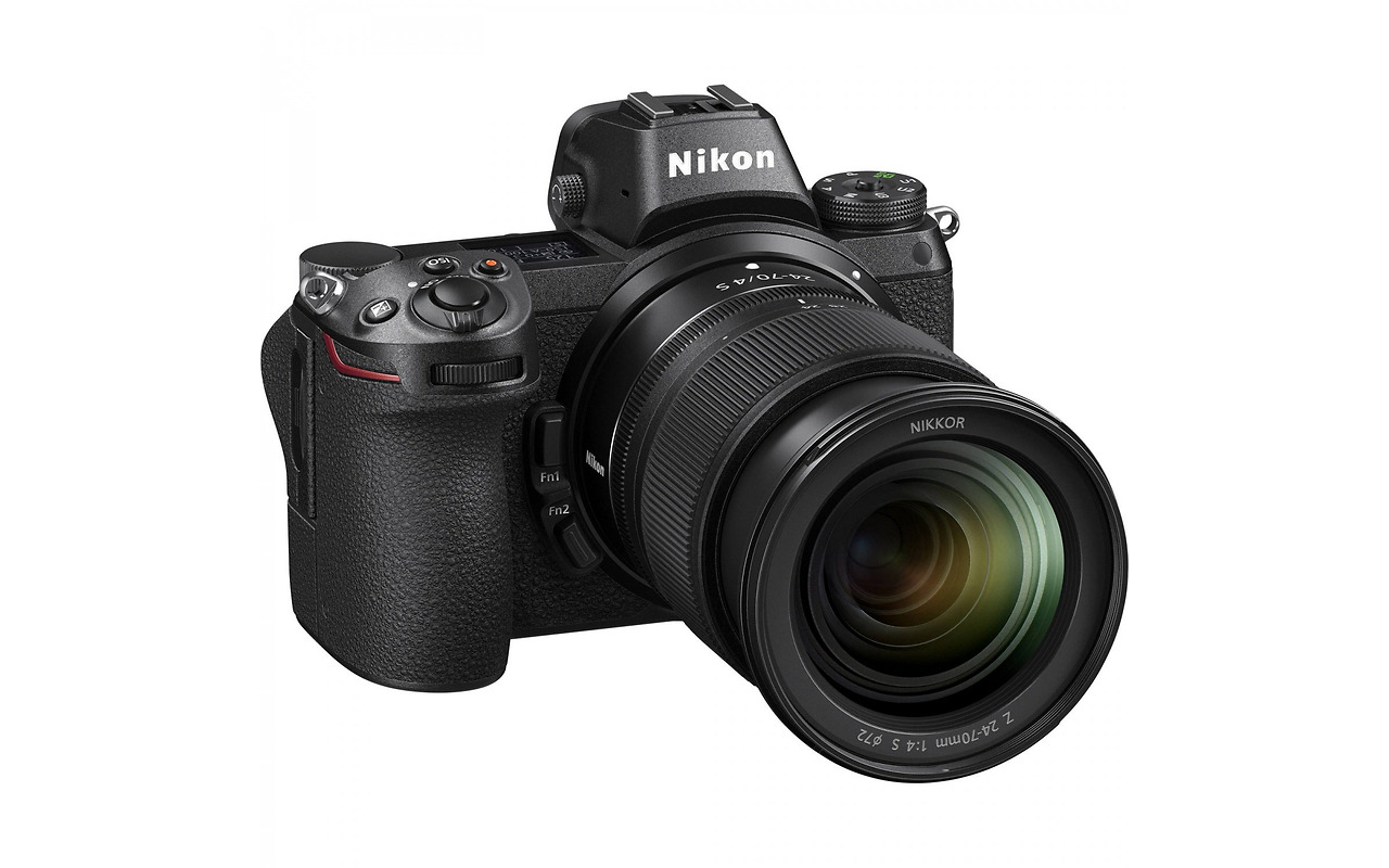 Nikon Z 7 + 24-70mm F4 Kit / VOA010K001 /