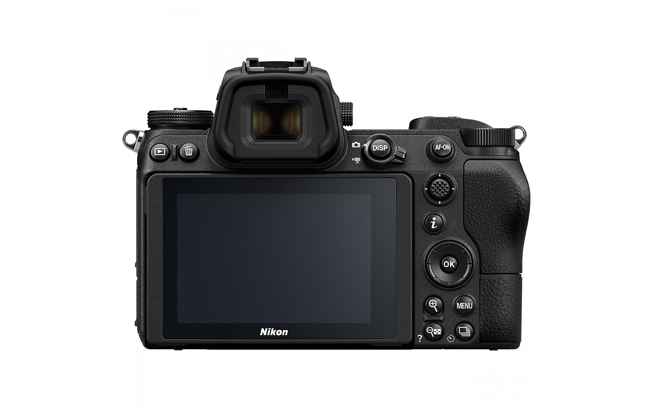 Nikon Z 7 + 24-70mm F4 Kit / VOA010K001 / Black