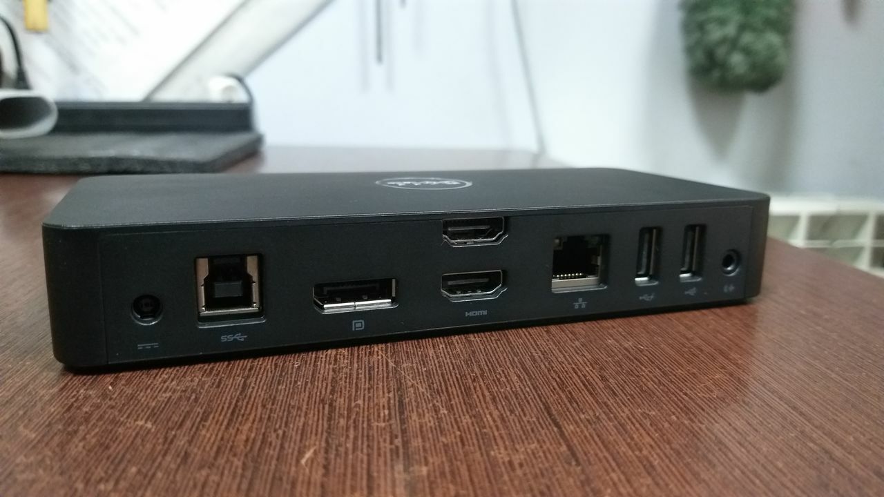 DELL D3100 USB 3.0 / Triple Video Docking Station / 452-BBOT