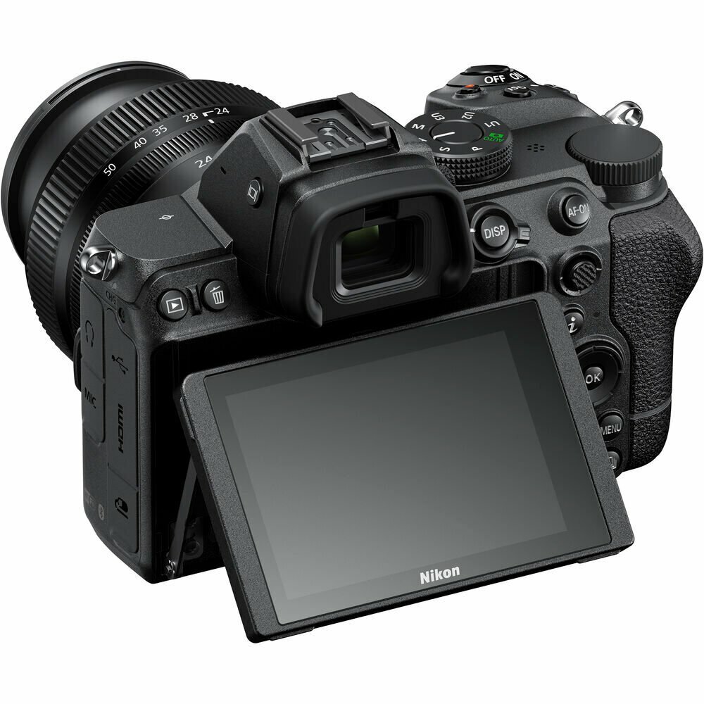 Nikon Z 5 + 24-50mm f/4-6.3 / VOA040K001 / Black
