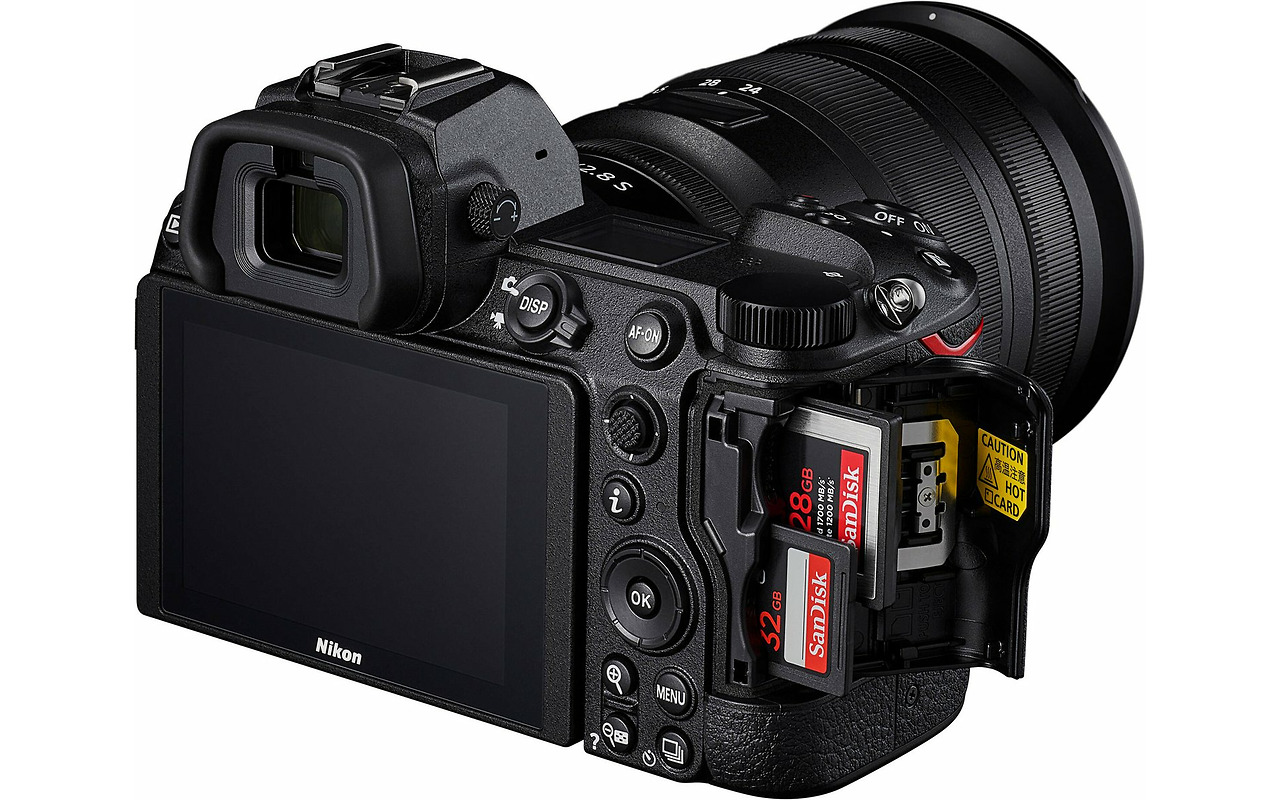 Nikon Z 7II + 24-70mm F/4 Kit / VOA070K001 / Black