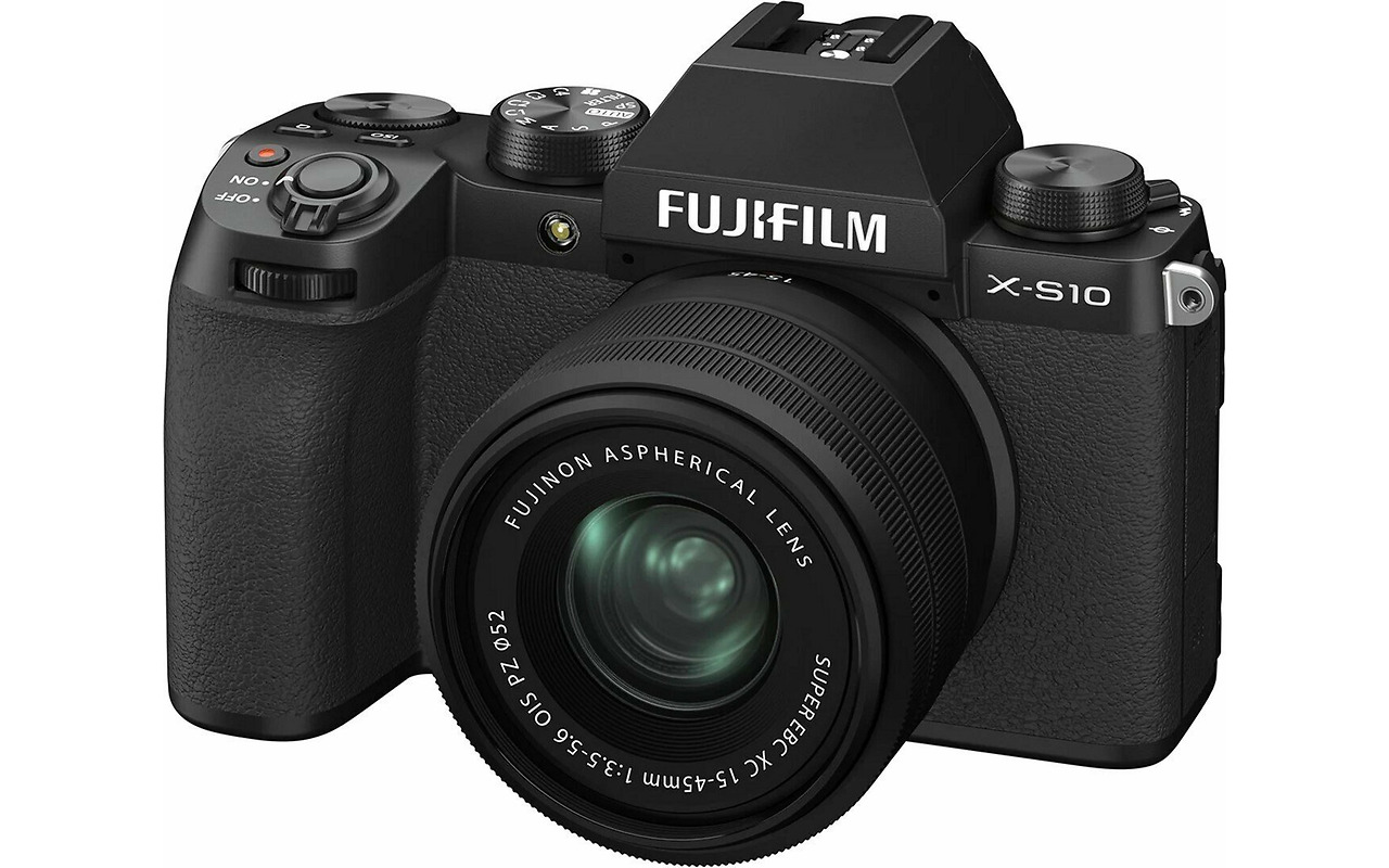 Fujifilm X-S10 XC 15-45mm kit / 16670106 / Black