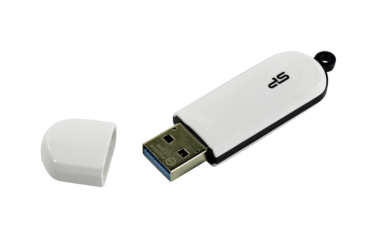SiliconPower Blaze B32 / 16GB USB3.2 / White