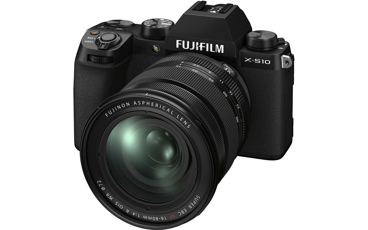 Fujifilm X-S10 / XF16-80mm F4 R OIS WR Kit / 16670077