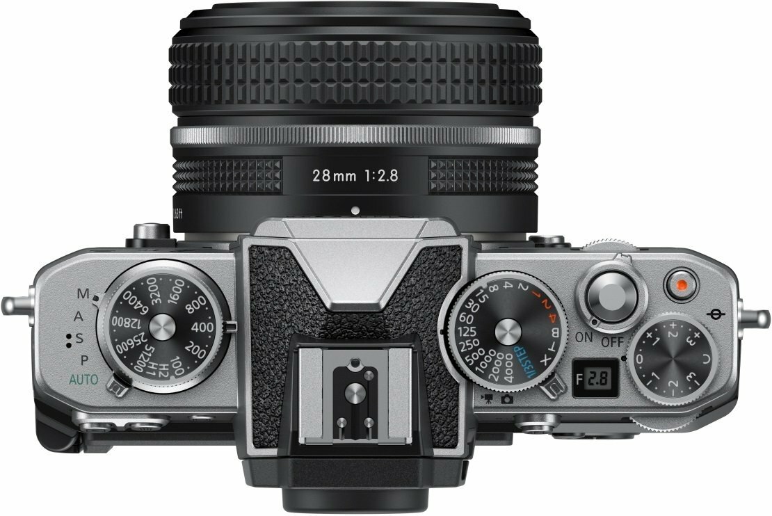 Nikon Z fc + 28mm / VOA090K001