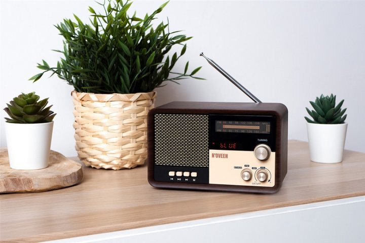 Noveen Portable Radio PR951