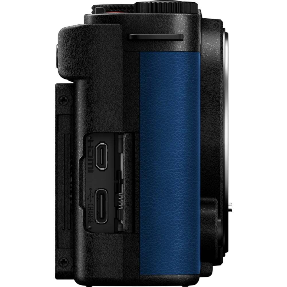 Panasonic Lumix DC-S9NE + Lumix S 18-40mm Blue