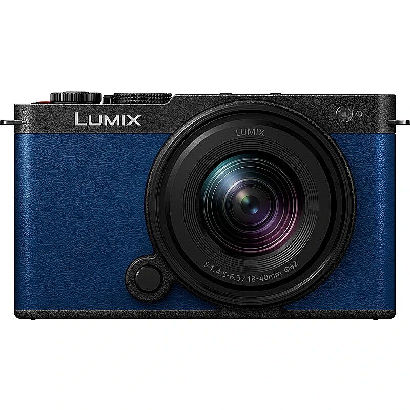 Panasonic Lumix DC-S9NE + Lumix S 18-40mm Blue