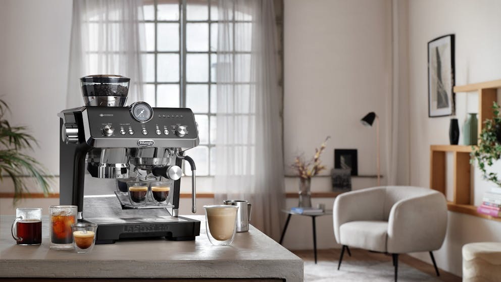 Delonghi EC 9555 BK La Specialista Opera