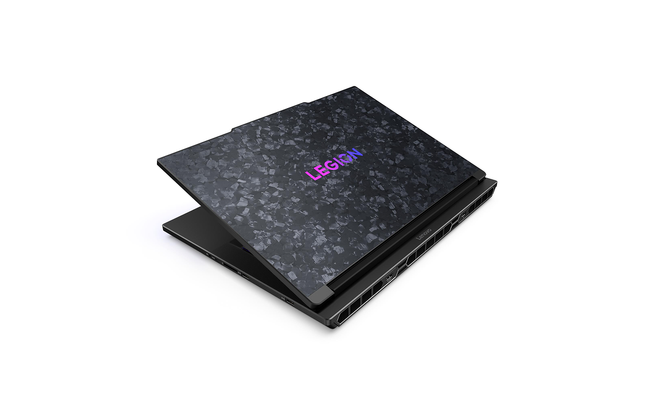 Lenovo Legion 9 18IAX10 / 18 IPS 4K 240Hz / Core Ultra 9 275HX / 64Gb DDR5 / 2x 2Tb SSD / GeForce RTX 5090 24Gb