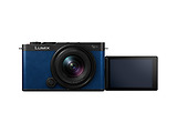 Panasonic Lumix DC-S9NE + Lumix S 18-40mm Blue